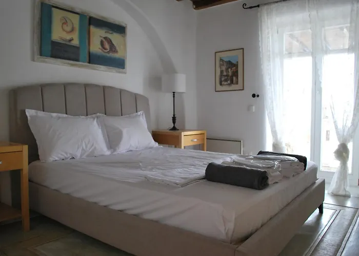 Blue Island Maisonette With Sharing Pool