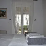 Blue Island Maisonette With Sharing Pool