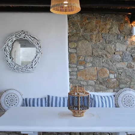 Blue Island Maisonette With Sharing Pool Holiday home *