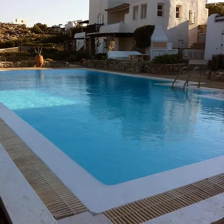 Blue Island Maisonette With Sharing Pool